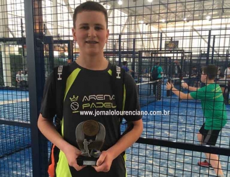 MATHEUS ROLOFF foi campeão da 4ª etapa do Brasileiro de Padel sub 14 neste final de semana em Curitiba