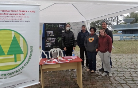 FURG São Lourenço do Sul celebra Dia do Cooperativismo na Praça Central