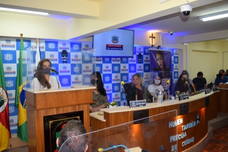 RODA DE CONVERSAS SOBRE O ENFRENTAMENTO À VIOLÊNCIA CONTRA A MULHER MARCA TERCEIRO DIA DA SEMANA TAIRANE BAUER