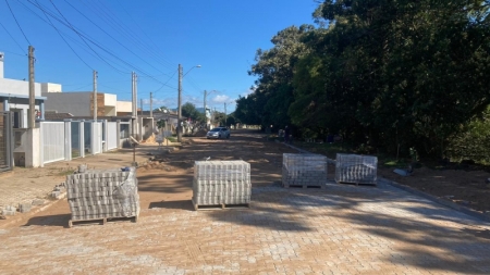Obra de pavimentação da Avenida Getúlio Vargas segue avançando