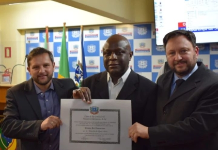 Comissário Rosa recebeu o título de Cidadão Sul-Lourenciano na noite de ontem