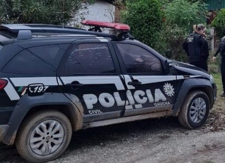 Maus tratos: Veículo abandonou cachorro na Estrada do Sítio