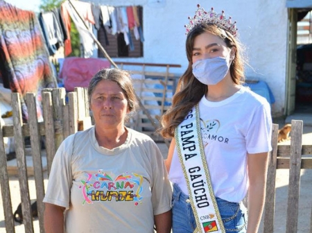 Andrieli Rozin desenvolve o projeto "Florescendo Amor''