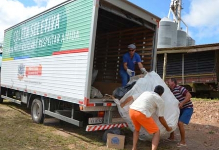 Nesta segunda-feira (30) não haverá coleta de lixo reciclável na parte da tarde