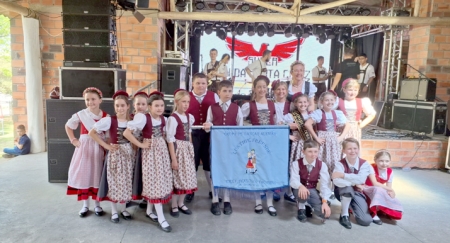 Grupo de danças Lustige Freunde da escola Francisco Frömming se apresentou em Sertão Santana