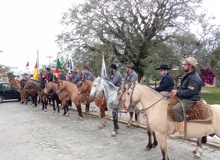 Cerimônia de Abertura da Semana Farroupilha aconteceu na manhã desta terça-feira