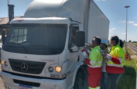 Ecosul faz ações de prevenção à Covid-19 para caminhoneiros