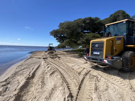 Prefeitura iniciou limpeza das Praias e manutenção em ruas e estradas no meio rural