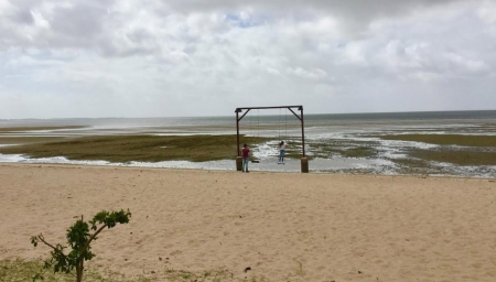 Lagoa amanheceu mais recuada ainda nesta sexta-feira nas praias de São Lourenço