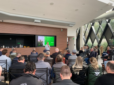 SICREDI: Apresentação do Plano Safra 2022/2023 aconteceu no auditório da Sicredi  Interestados