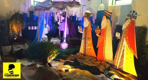 Associação dos Artistas Plásticos realizou decoração de Natal da Igreja  Matriz