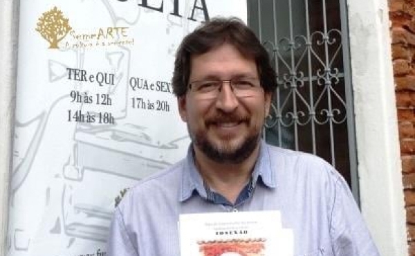 Escritor e poeta lourenciano Jefferson Dieckmann tem coluna semanal na TV C Pelotas, promovendo a Literatura, a Poesia e as Artes em geral