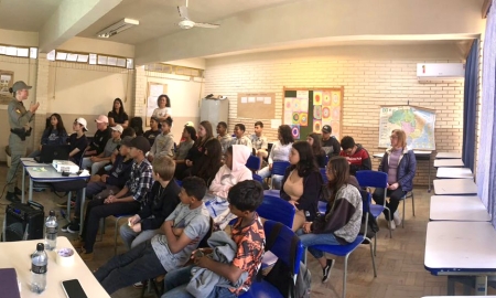 Brigada Militar de São Lourenço do Sul realiza palestra com o tema "Jovem Cidadão" em escola