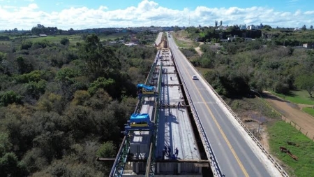 Detonação de rochas pode impactar tráfego na BR-116, em Cristal, nesta quarta-feira