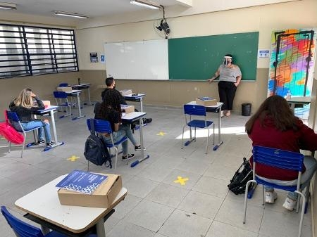 Aulas presenciais (híbrida) na rede municipal de ensino do 6º, 7º, 8º e 9º ano retornam hoje