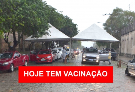 HOJE,  domingo (5), acontece a vacinação para pessoas com 18 anos ou mais que ainda não receberam a 1ª dose