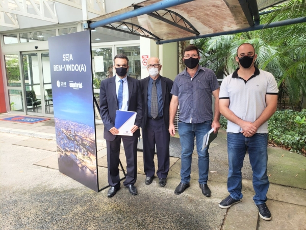 Prefeito em exercício Cléo Uarthe e autoridades estiveram reunidos com a CEEE-Equatorial em Porto Alegre reivindicando melhorias