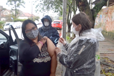 218 pessoas foram imunizadas com  2ª dose na tarde desta quarta-feira (25)