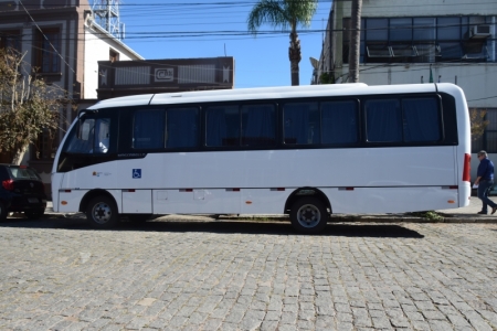 São Lourenço tem novo micro-ônibus para transporte de professores