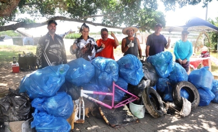 Mutirão da FURG-SLS recolhe 540kg de resíduos ao redor do trapiche, em São Lourenço do Sul